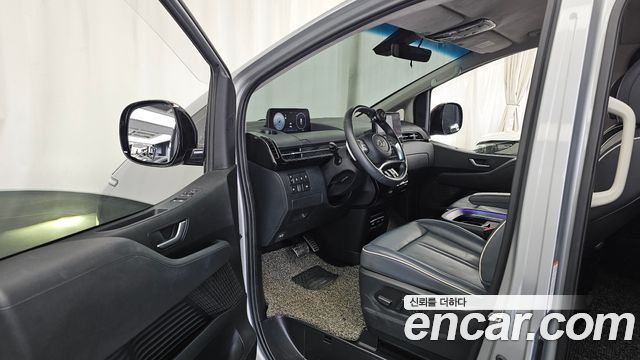 Hyundai Staria 4WD Lounge 7-Seater Inspiration 2022 — фото 10