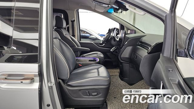 Hyundai Staria 4WD Lounge 7-Seater Inspiration 2022 — фото 11