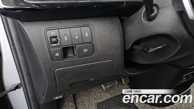 Hyundai Staria 4WD Lounge 7-Seater Inspiration 2022 — фото 14