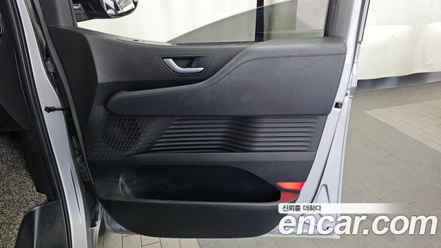 Hyundai Staria 4WD Lounge 7-Seater Inspiration 2022 — фото 25