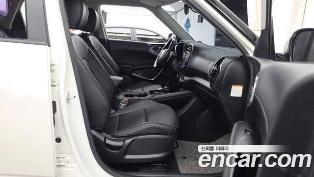 Kia Soul Booster EV Prestige 2021 — фото 11