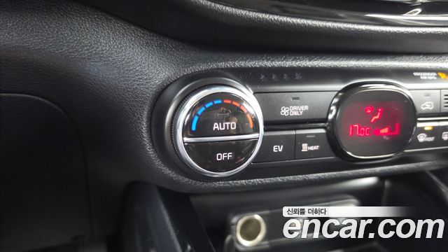 Kia Soul Booster EV Prestige 2021 — фото 19