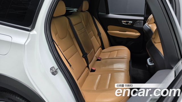 Volvo V60 Cross Country (II) T5 Pro AWD 2019 — фото 15