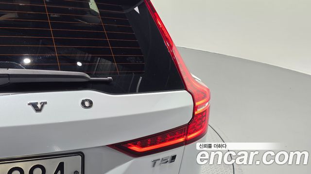 Volvo V60 Cross Country (II) T5 Pro AWD 2019 — фото 29