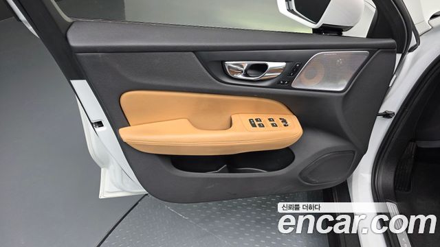 Volvo V60 Cross Country (II) T5 Pro AWD 2019 — фото 30