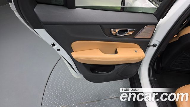 Volvo V60 Cross Country (II) T5 Pro AWD 2019 — фото 31