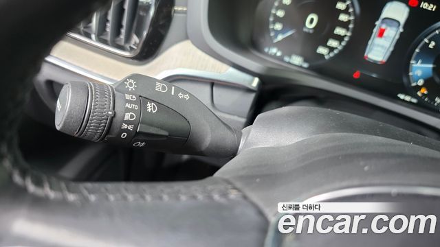 Volvo V60 Cross Country (II) T5 Pro AWD 2019 — фото 34