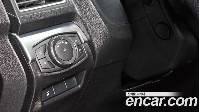 Ford Explorer 2.3 Limited 4WD 5th 2018 — фото 13