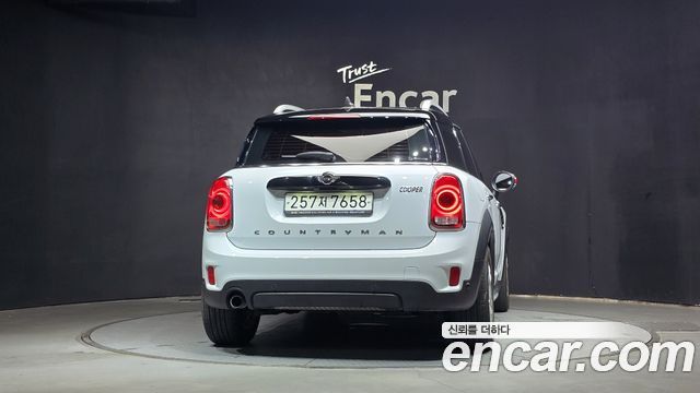 MINI Cooper Countryman Standard 2nd 2019 — фото 4