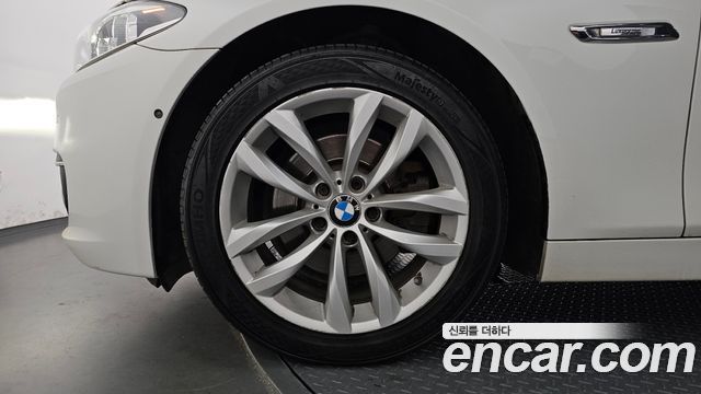 BMW 5 Series (F10) 528i xDrive Luxury Plus 2016 — фото 5