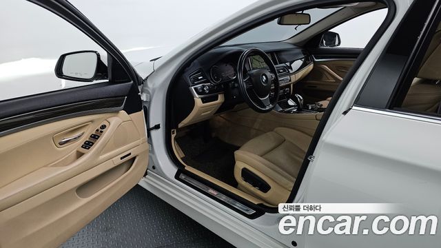 BMW 5 Series (F10) 528i xDrive Luxury Plus 2016 — фото 10