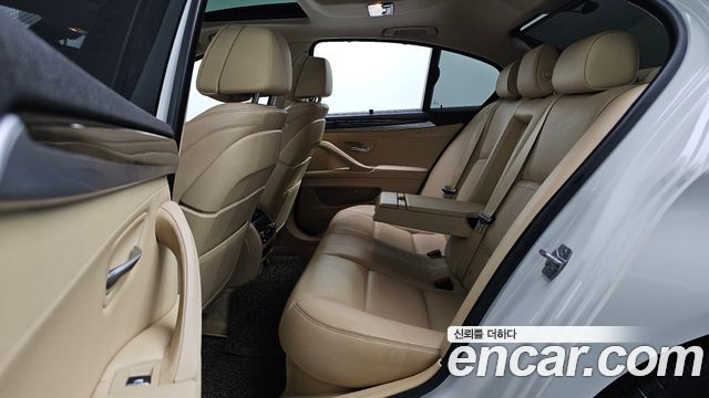 BMW 5 Series (F10) 528i xDrive Luxury Plus 2016 — фото 11