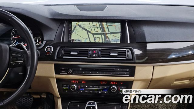 BMW 5 Series (F10) 528i xDrive Luxury Plus 2016 — фото 14