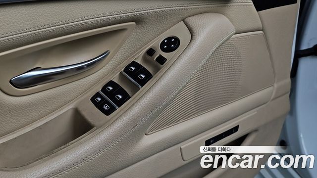 BMW 5 Series (F10) 528i xDrive Luxury Plus 2016 — фото 20