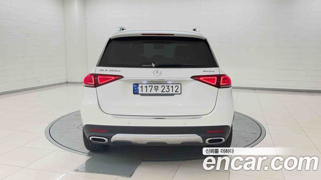 Mercedes-Benz GLE-Class (W167) GLE300d 4MATIC 2023 — фото 4