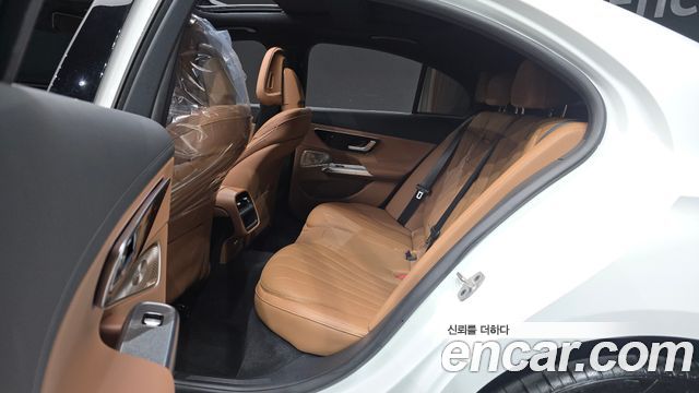 Mercedes-Benz E-Class (W214) E300 4MATIC Exclusive 2025 — фото 12