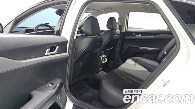 Kia K5 (III) 2.0 Prestige 2024 — фото 16