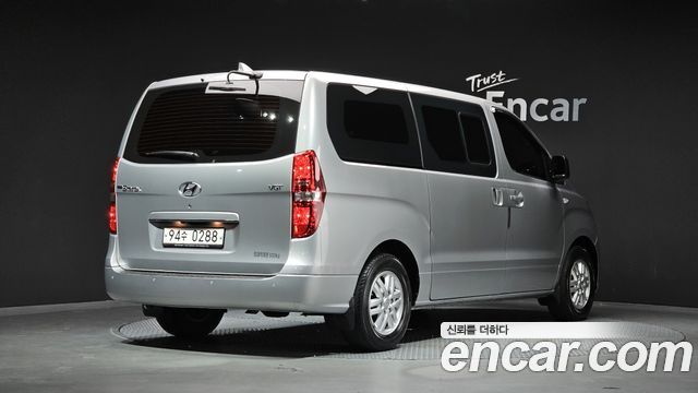 Hyundai Grand Starex Van 5-Seater Modern 2020 — фото 2