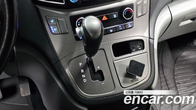 Hyundai Grand Starex Van 5-Seater Modern 2020 — фото 9