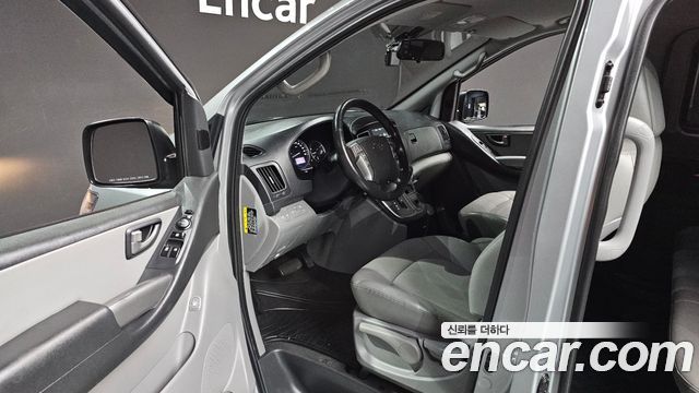 Hyundai Grand Starex Van 5-Seater Modern 2020 — фото 10