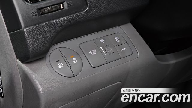 Hyundai Grand Starex Van 5-Seater Modern 2020 — фото 13