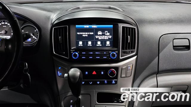 Hyundai Grand Starex Van 5-Seater Modern 2020 — фото 14