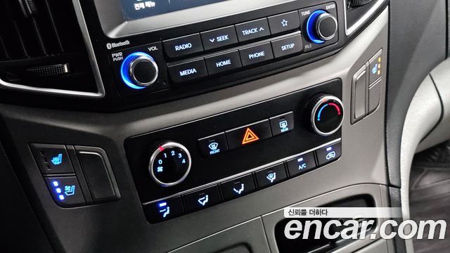 Hyundai Grand Starex Van 5-Seater Modern 2020 — фото 15