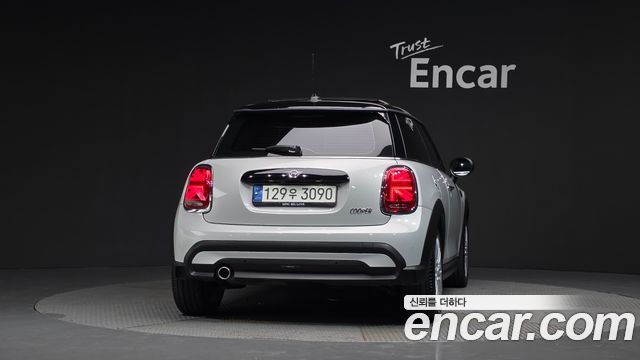 MINI Cooper Classic Plus Launch Pack Third Generation 2022 — фото 4