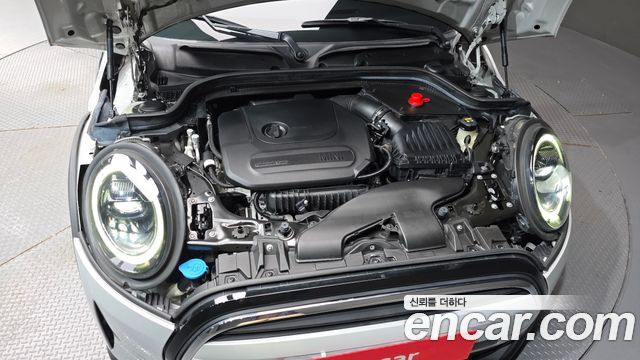 MINI Cooper Classic Plus Launch Pack Third Generation 2022 — фото 6