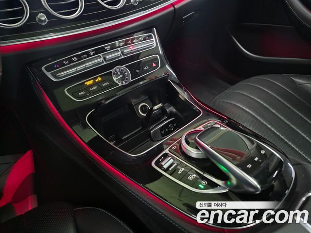 Mercedes-Benz E-Class (W213) E400 4MATIC Exclusive 2017 — фото 21