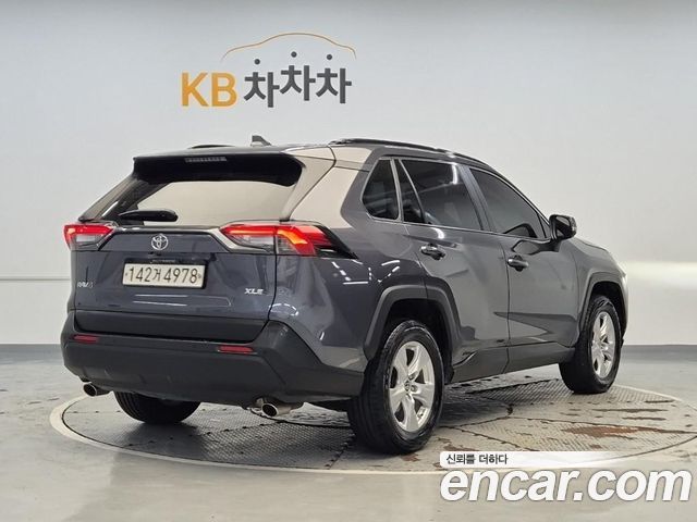 Toyota RAV4 (V) 2.5 2WD 2021 — фото 2