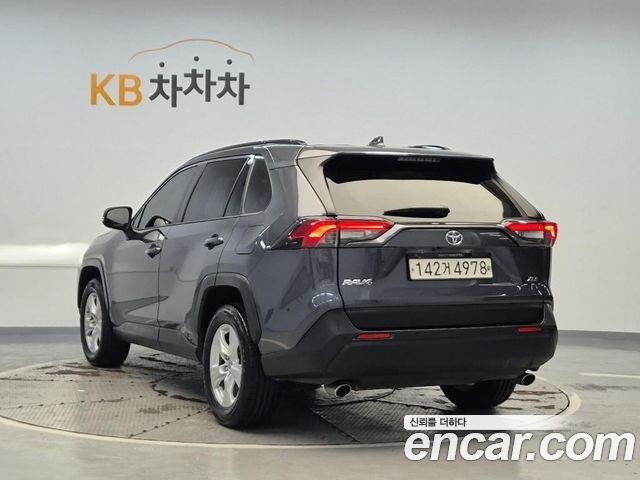 Toyota RAV4 (V) 2.5 2WD 2021 — фото 3