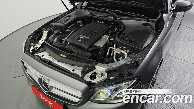 Mercedes-Benz E-Class (W213) E300 4MATIC Avnatgarde 2018 — фото 6