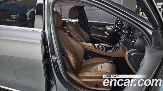 Mercedes-Benz E-Class (W213) E300 4MATIC Avnatgarde 2018 — фото 12