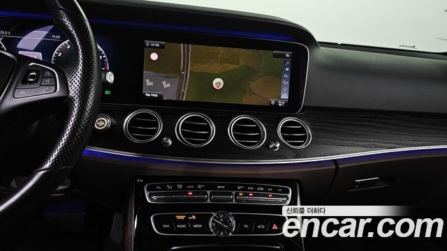 Mercedes-Benz E-Class (W213) E300 4MATIC Avnatgarde 2018 — фото 15