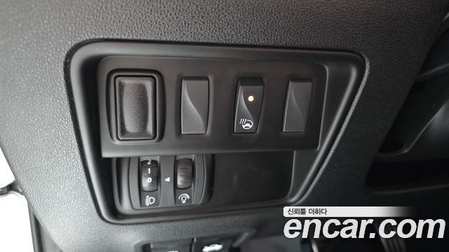 Renault Korea QM6 Diesel 2WD LE 2018 — фото 18
