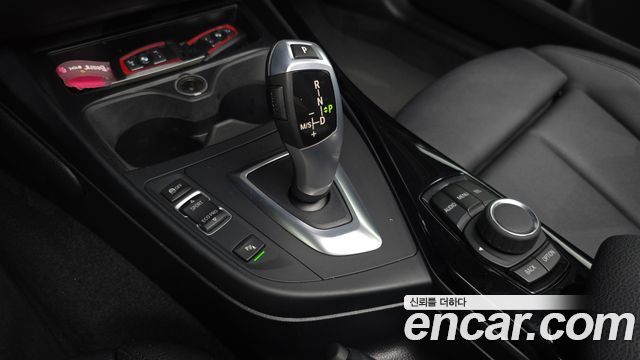 BMW 1 Series (F20) 118d Sport 5Door 2016 — фото 9
