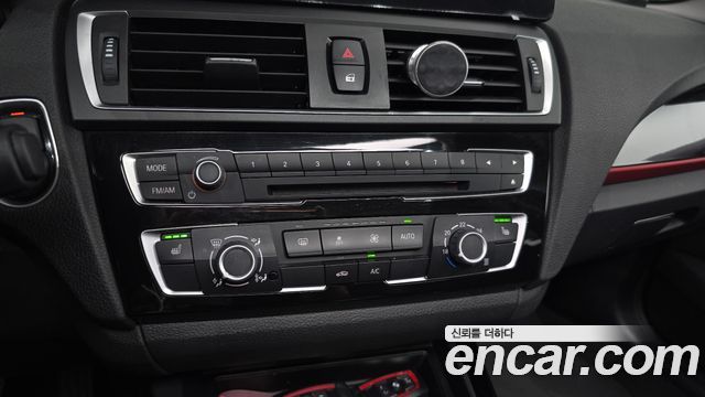 BMW 1 Series (F20) 118d Sport 5Door 2016 — фото 16