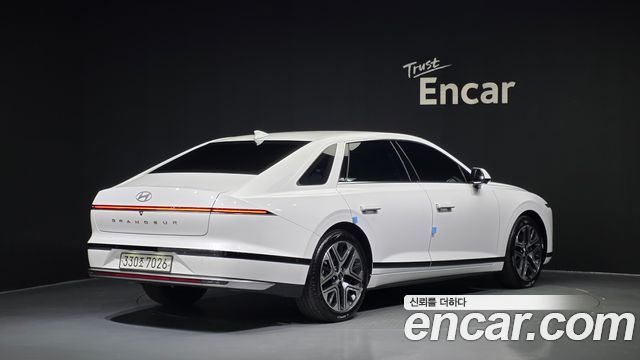Hyundai Grandeur (GN7) 2,5 Gasoline 2WD Exclusive 2023 — фото 2