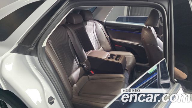 Hyundai Grandeur (GN7) 2,5 Gasoline 2WD Exclusive 2023 — фото 12