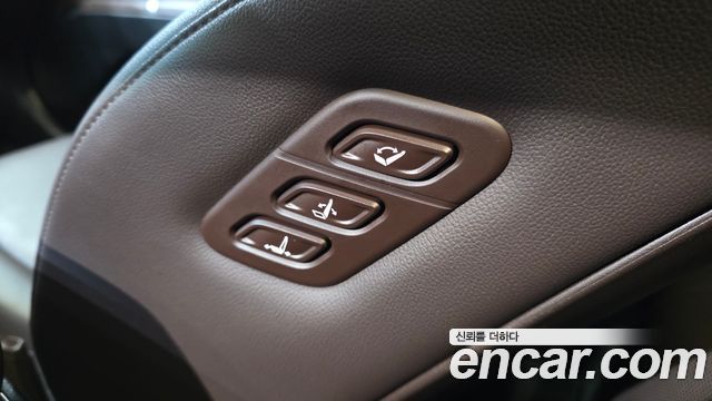 Hyundai Grandeur (GN7) 2,5 Gasoline 2WD Exclusive 2023 — фото 18