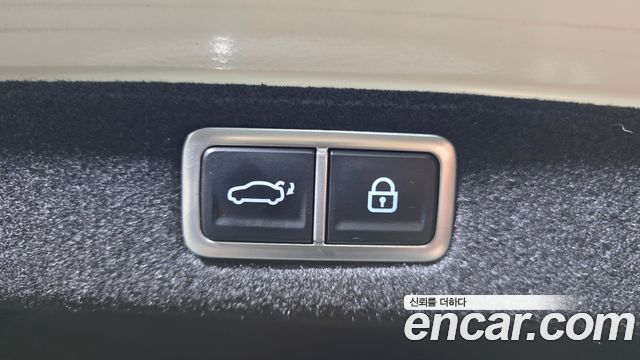Hyundai Grandeur (GN7) 2,5 Gasoline 2WD Exclusive 2023 — фото 20