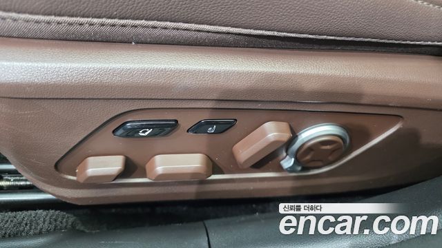 Hyundai Grandeur (GN7) 2,5 Gasoline 2WD Exclusive 2023 — фото 31
