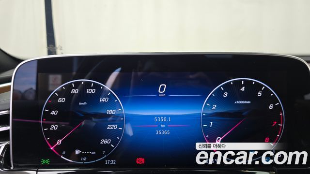 Mercedes-Benz E-Class (W214) E300 4MATIC AMG Line 2024 — фото 8