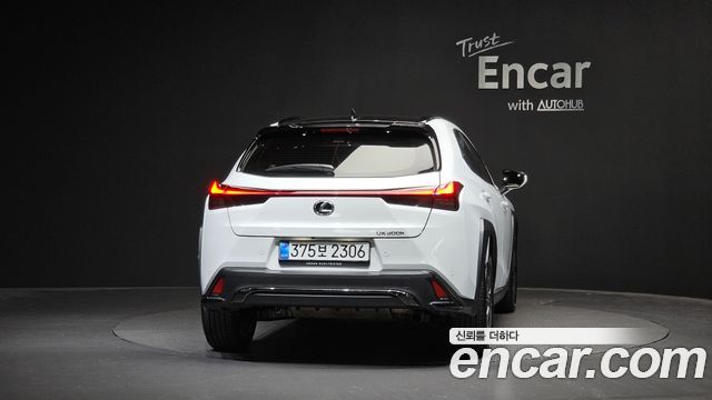 Lexus UX300h 2.0 F-Sport 2WD 2026 — фото 4