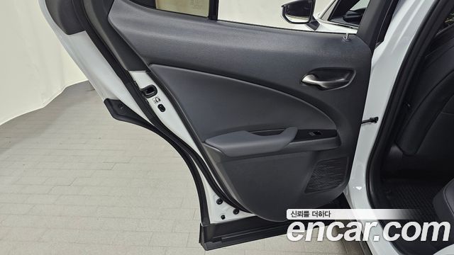 Lexus UX300h 2.0 F-Sport 2WD 2026 — фото 25