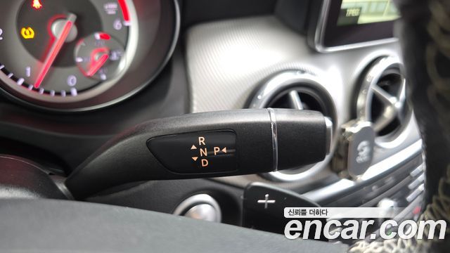 Mercedes-Benz GLA-Class (X156) GLA200 d 4MATIC 2016 — фото 9