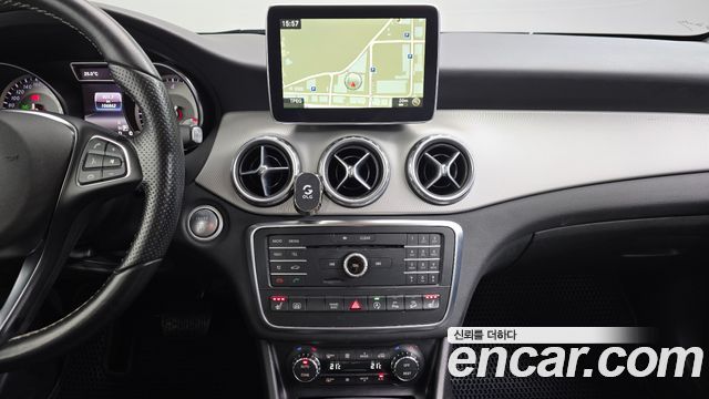Mercedes-Benz GLA-Class (X156) GLA200 d 4MATIC 2016 — фото 12