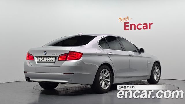 BMW 5 Series (F10) 528i 2011 — фото 2