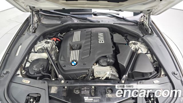 BMW 5 Series (F10) 528i 2011 — фото 6